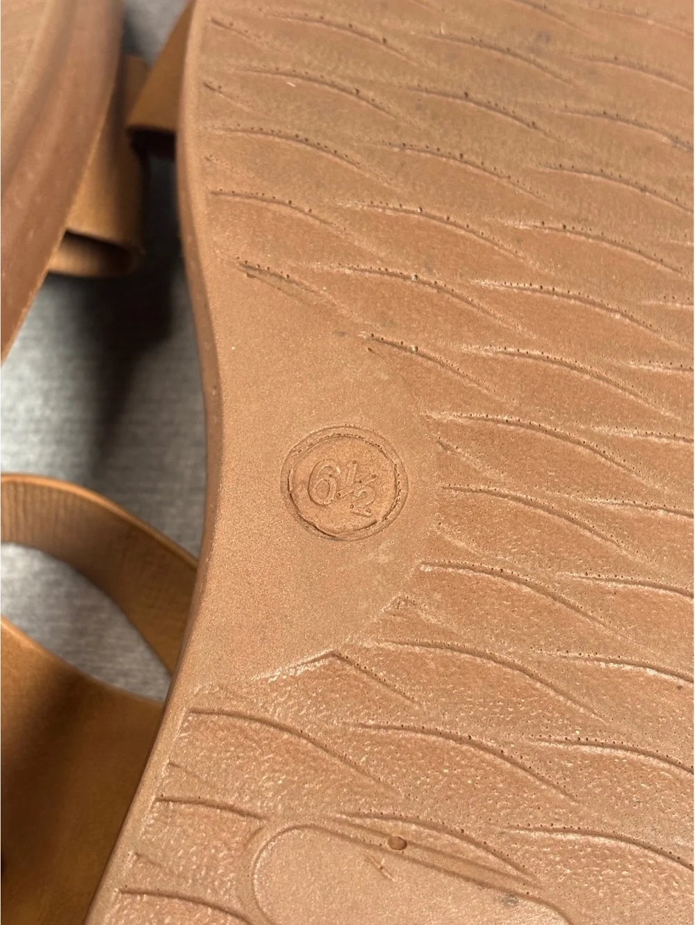 Top Moda Tan Platform Sandals Women's Size 6.5 Strappy Buckle Flatform Slingback